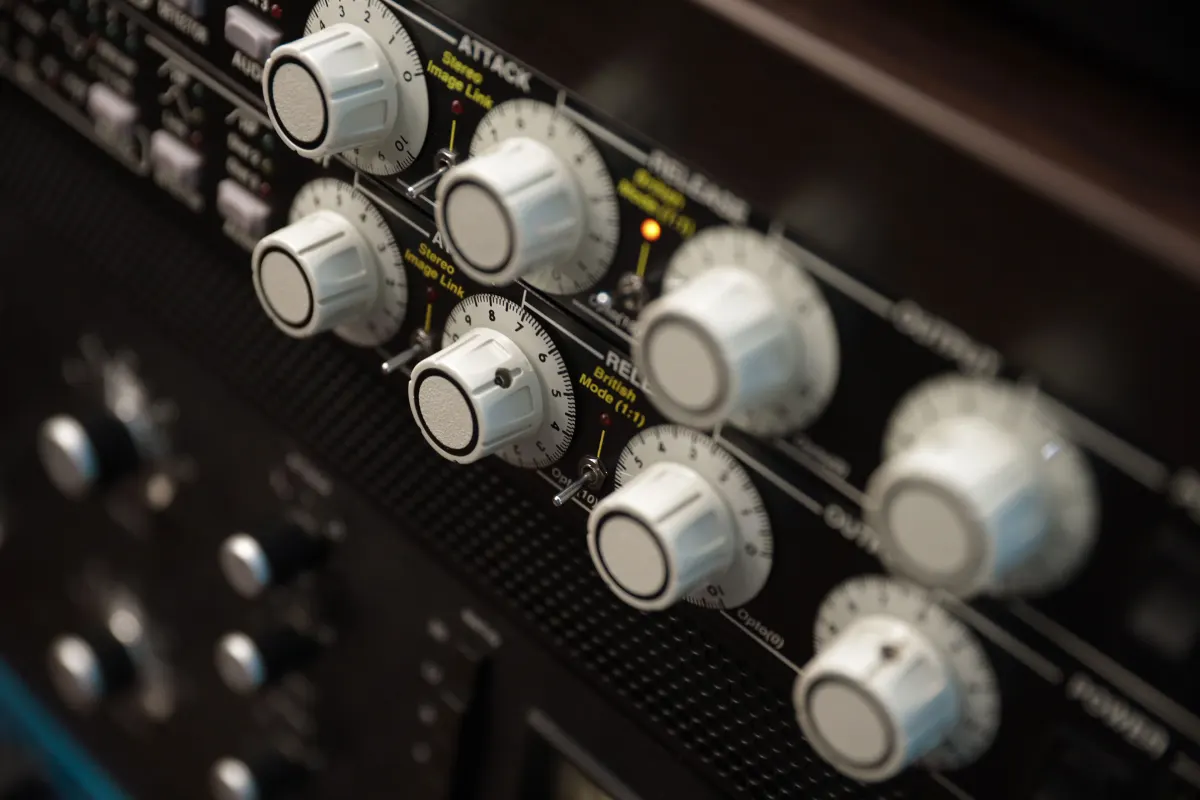 How To Use Analog Gear With Logic Pro